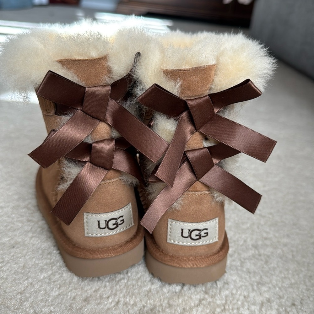 NWOB Toddler Bailey Uggs
